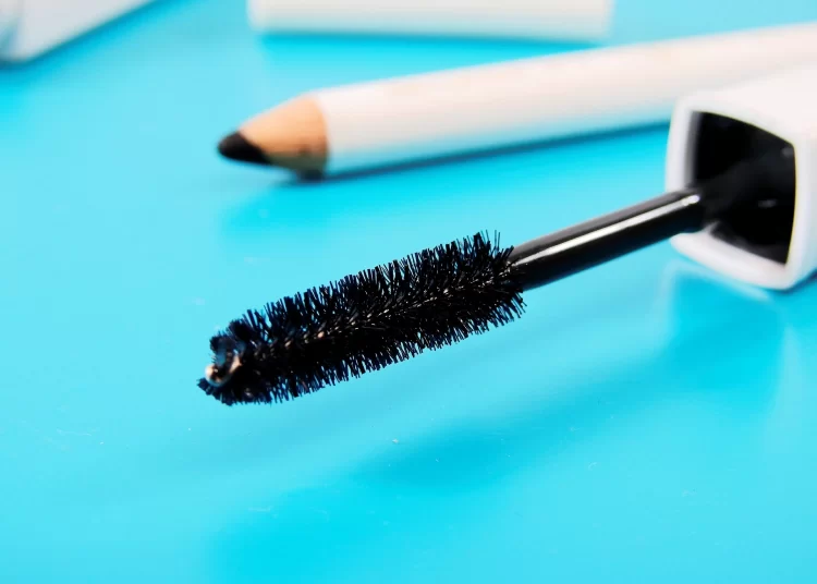 Co uczula w kosmetykach do oczu?